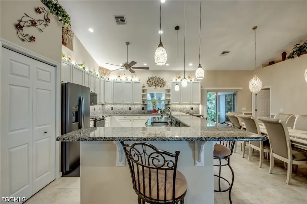 2804 NE 3rd Avenue Cape Coral FL 33909