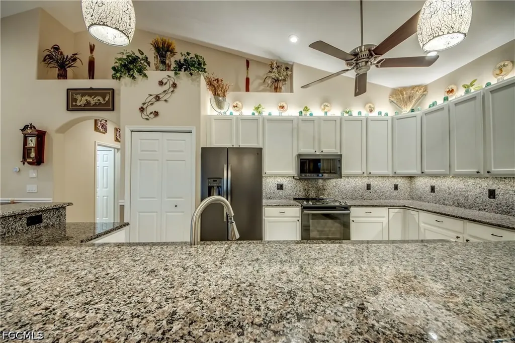 2804 NE 3rd Avenue Cape Coral FL 33909