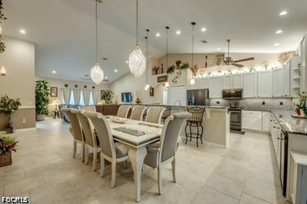 2804 NE 3rd Avenue Cape Coral FL 33909