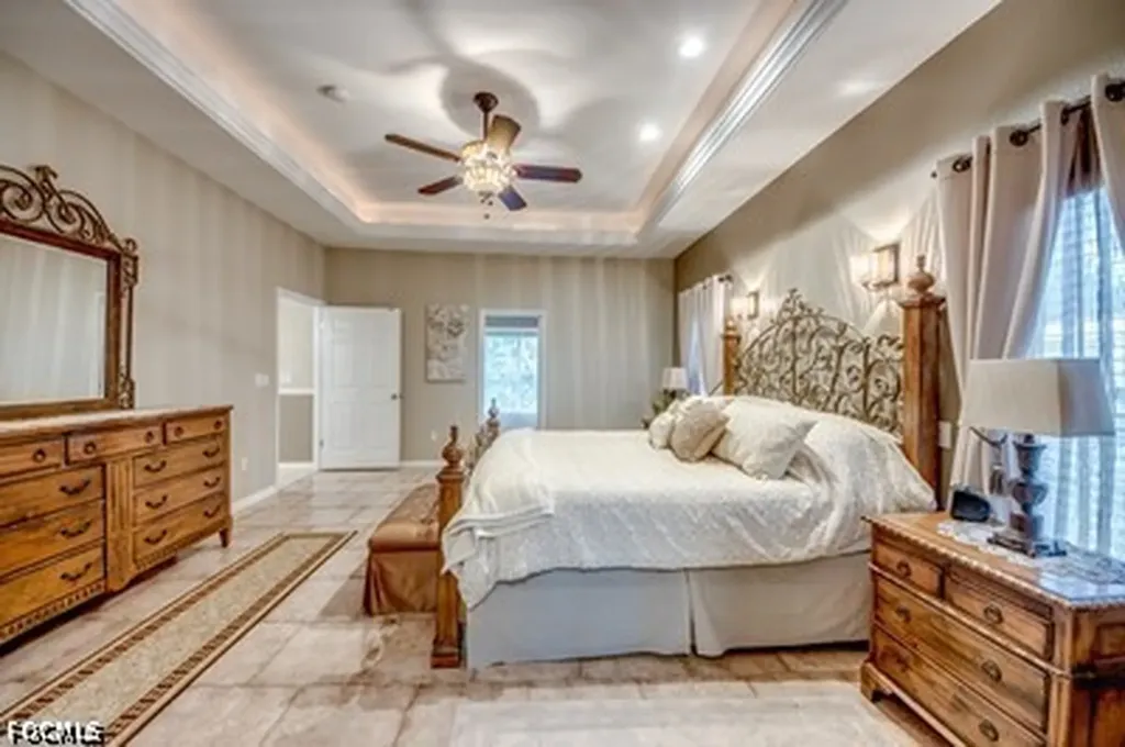 2804 NE 3rd Avenue Cape Coral FL 33909
