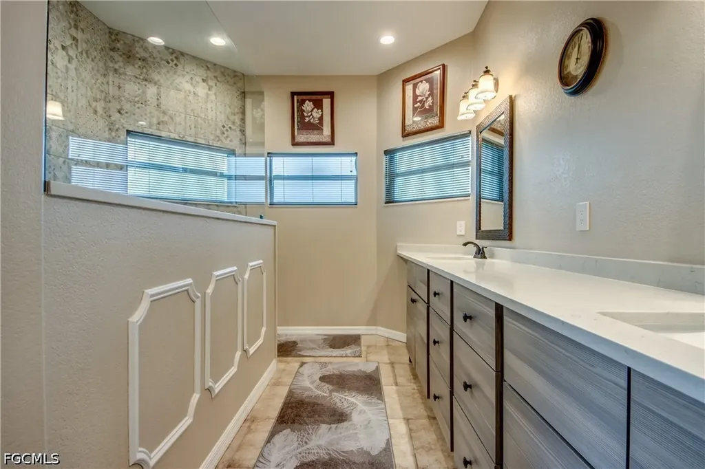 2804 NE 3rd Avenue Cape Coral FL 33909