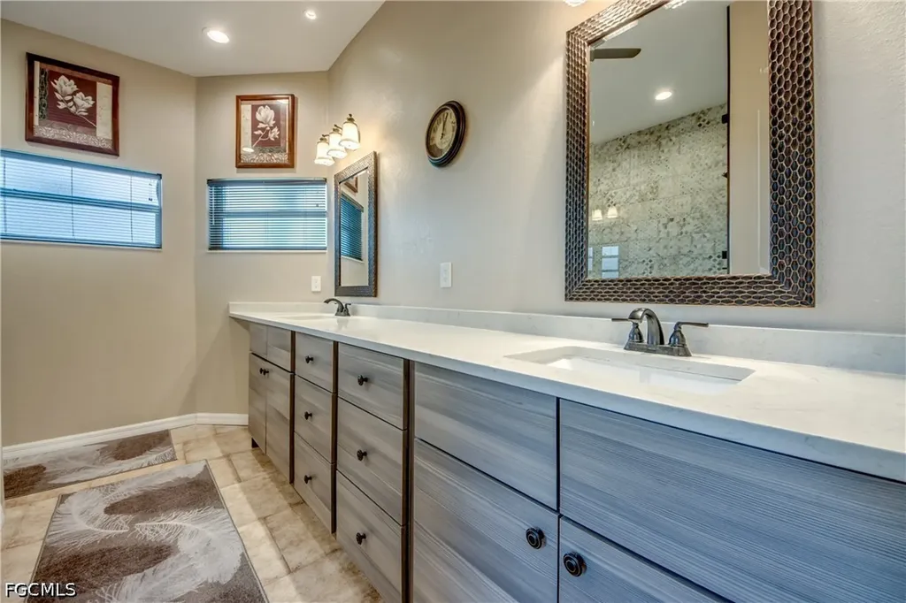 2804 NE 3rd Avenue Cape Coral FL 33909
