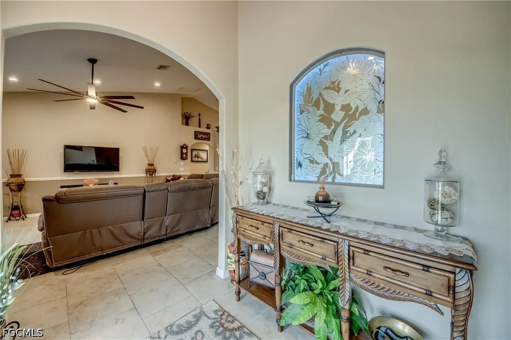 2804 NE 3rd Avenue Cape Coral FL 33909