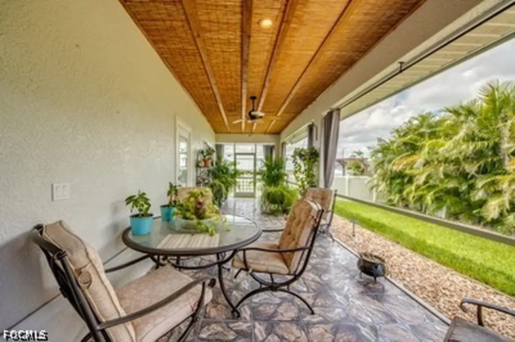 2804 NE 3rd Avenue Cape Coral FL 33909