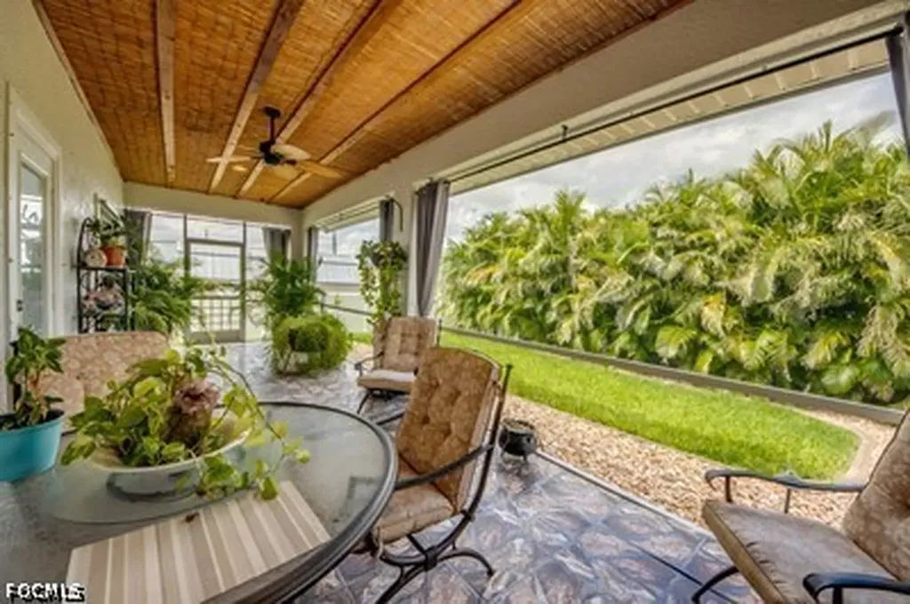 2804 NE 3rd Avenue Cape Coral FL 33909