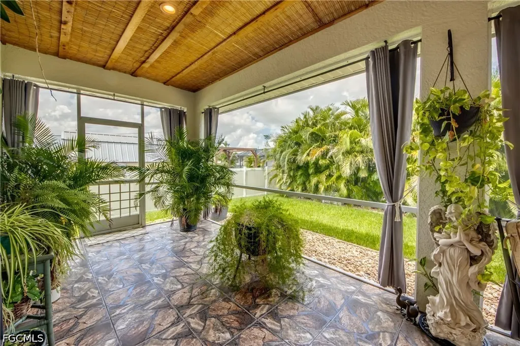 2804 NE 3rd Avenue Cape Coral FL 33909