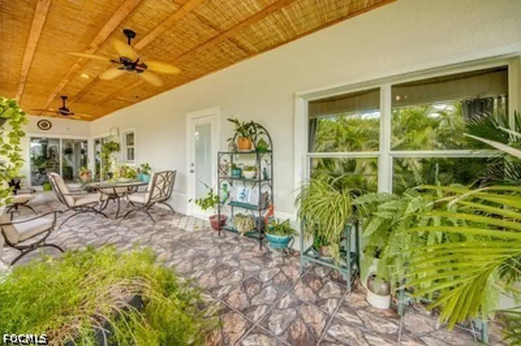 2804 NE 3rd Avenue Cape Coral FL 33909