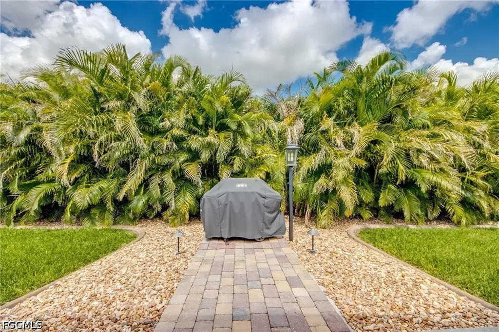 2804 NE 3rd Avenue Cape Coral FL 33909