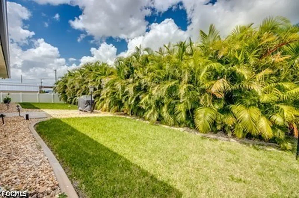 2804 NE 3rd Avenue Cape Coral FL 33909