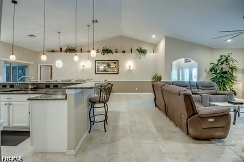 2804 NE 3rd Avenue Cape Coral FL 33909