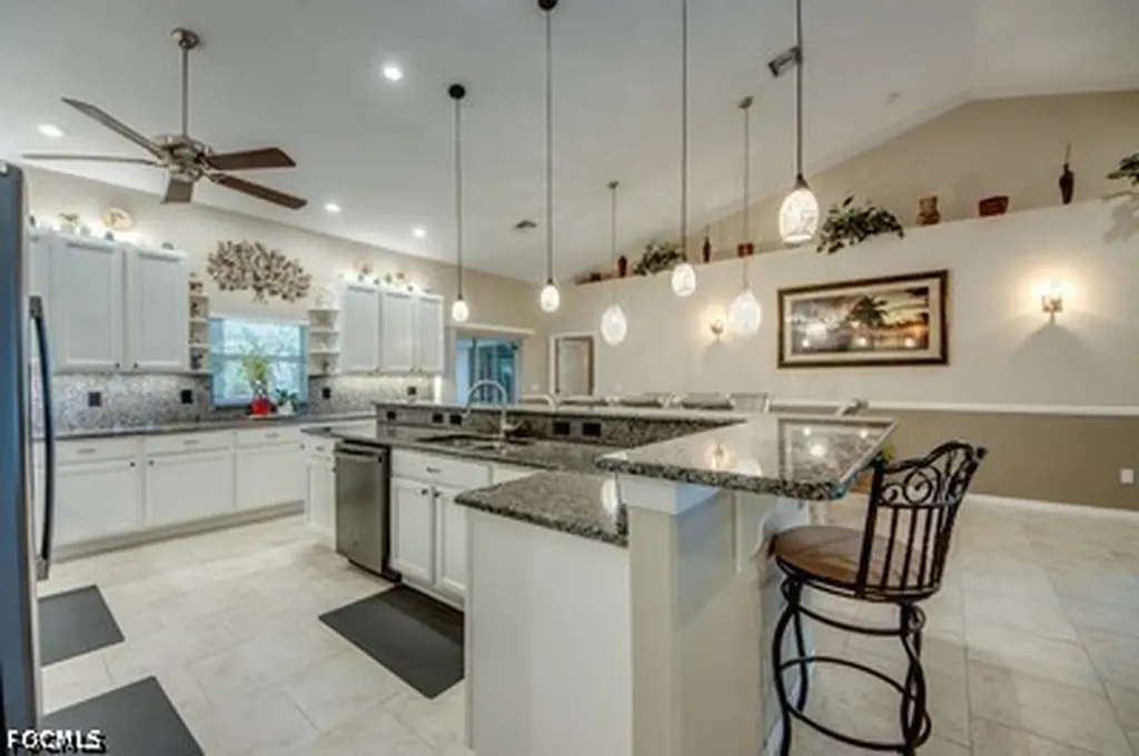 2804 NE 3rd Avenue Cape Coral FL 33909