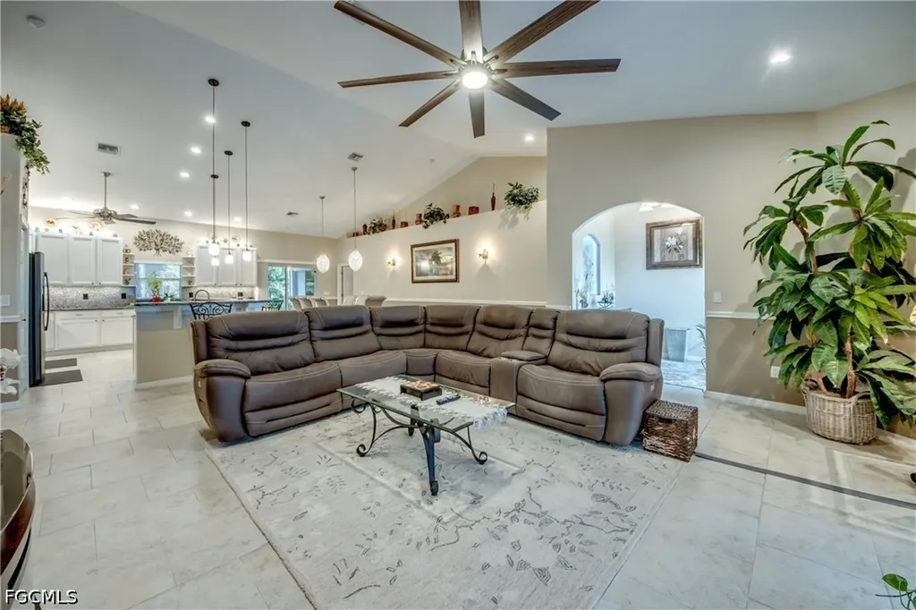 2804 NE 3rd Avenue Cape Coral FL 33909