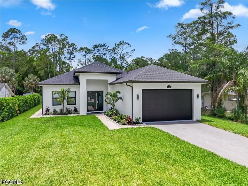 2123 19th Street SW Naples FL 34117