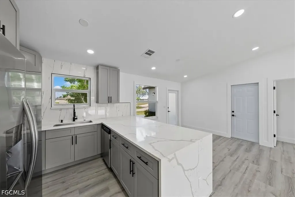 2931 SW 11th Court Cape Coral FL 33914