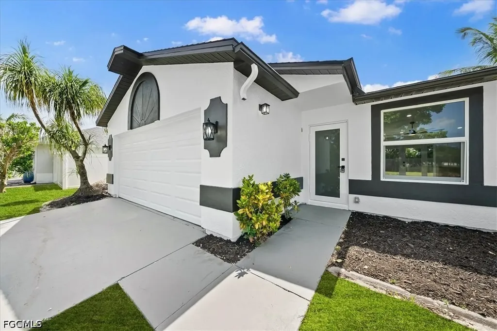 2931 SW 11th Court Cape Coral FL 33914