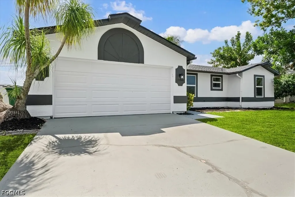 2931 SW 11th Court Cape Coral FL 33914