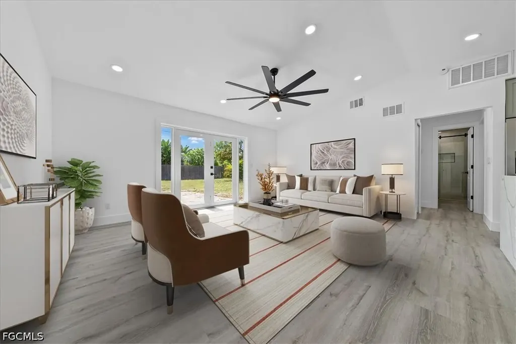 2931 SW 11th Court Cape Coral FL 33914