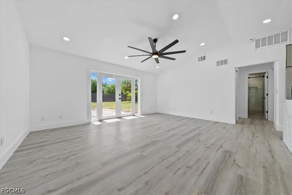2931 SW 11th Court Cape Coral FL 33914