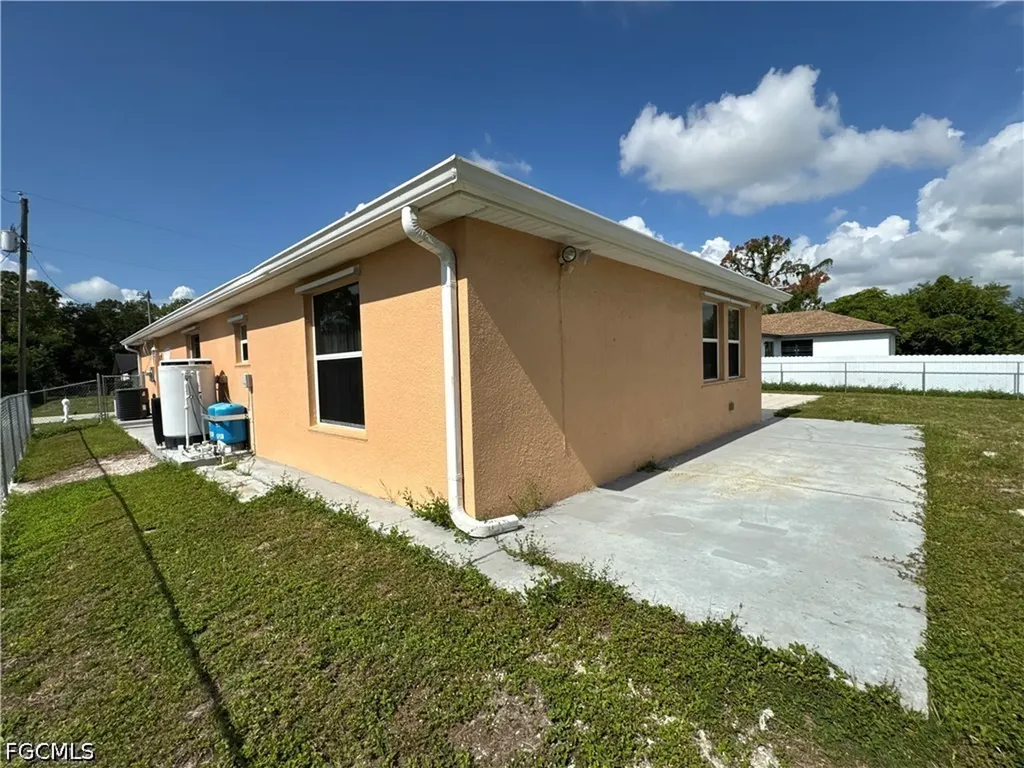 4914 7th Street W Lehigh Acres FL 33971