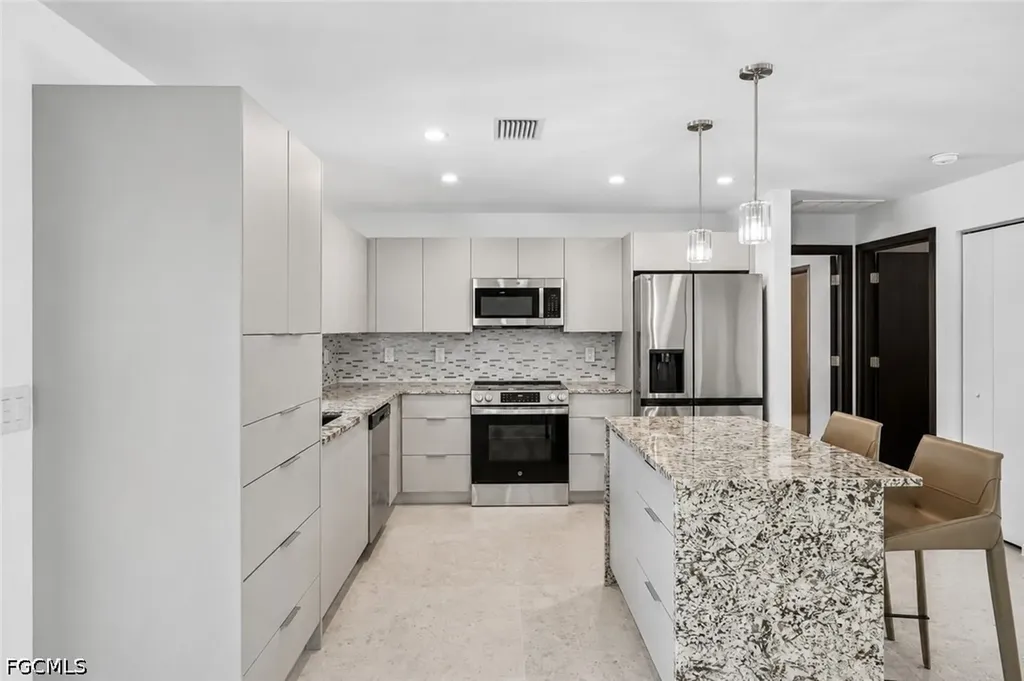 2800 NW 10th Street Cape Coral FL 33993