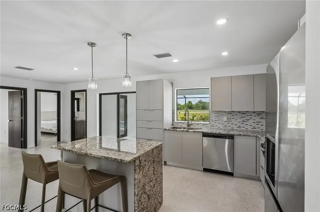 2800 NW 10th Street Cape Coral FL 33993
