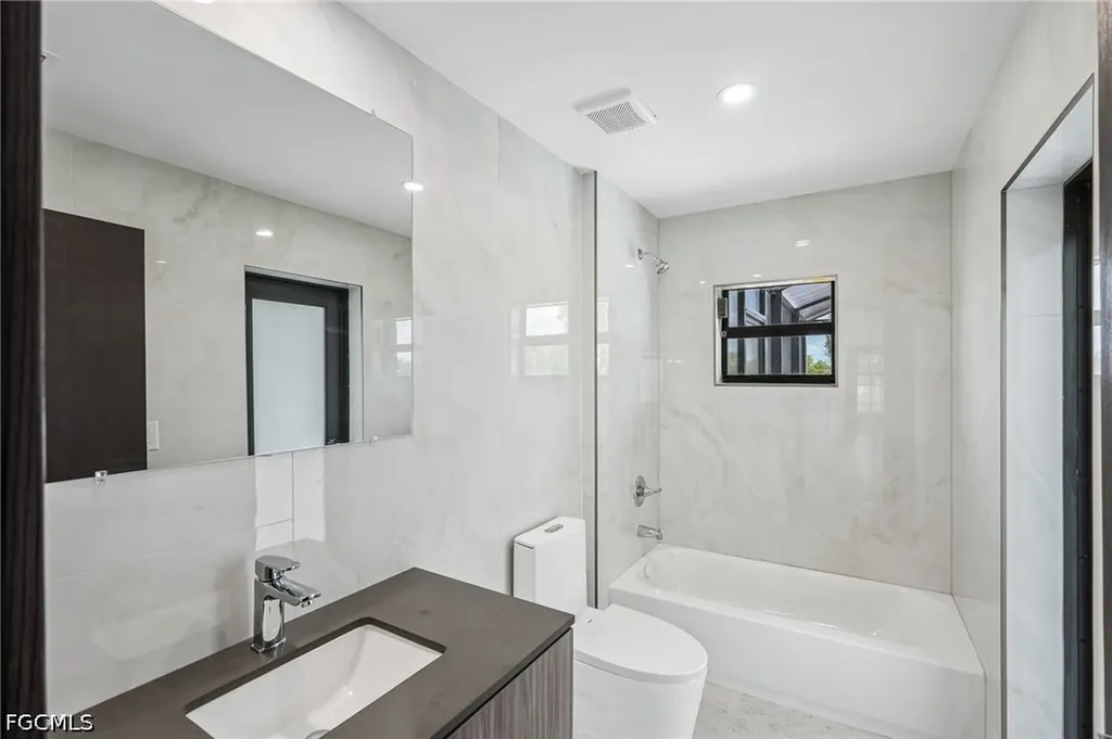 2800 NW 10th Street Cape Coral FL 33993