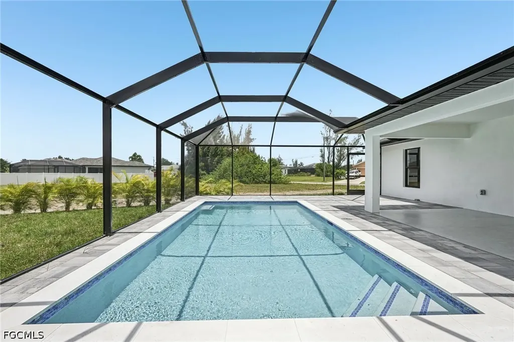 2800 NW 10th Street Cape Coral FL 33993