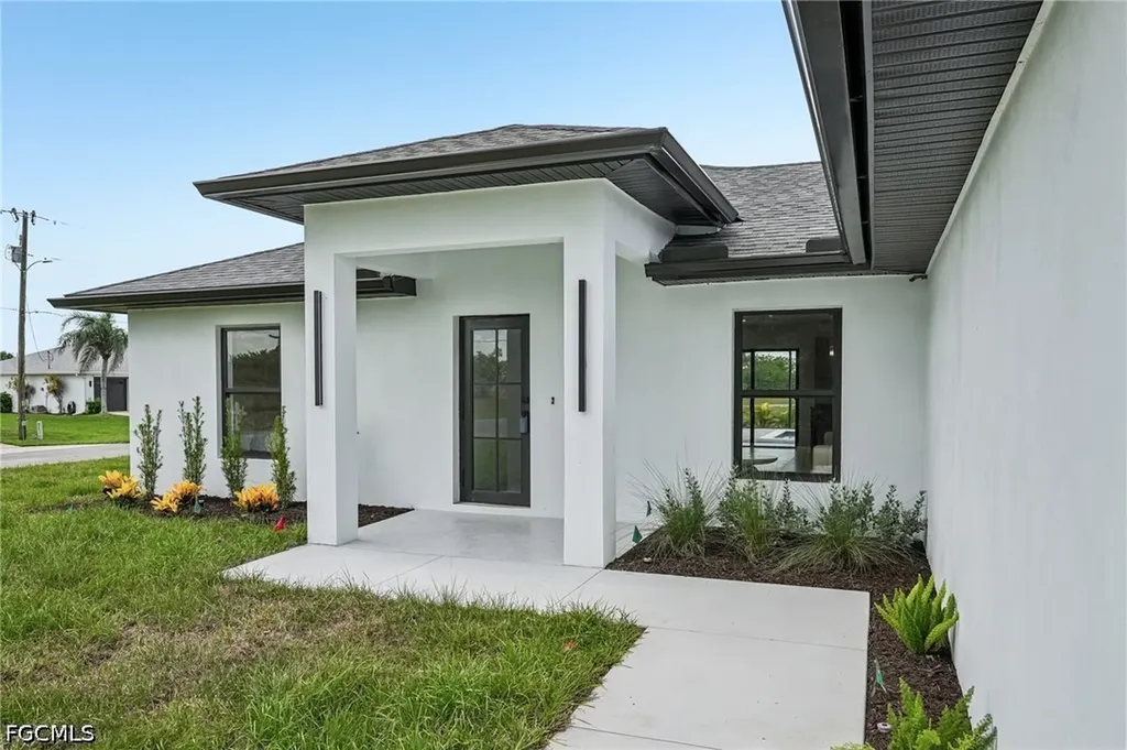 2800 NW 10th Street Cape Coral FL 33993