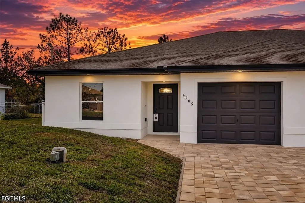 4509-4511 28th Street SW Lehigh Acres FL 33973