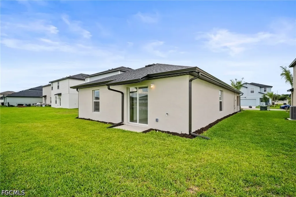 17556 Monte Isola Way North Fort Myers FL 33917