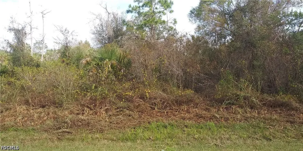 30 Avenue SE Naples FL 34117