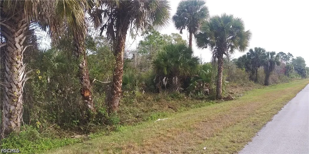 30 Avenue SE Naples FL 34117