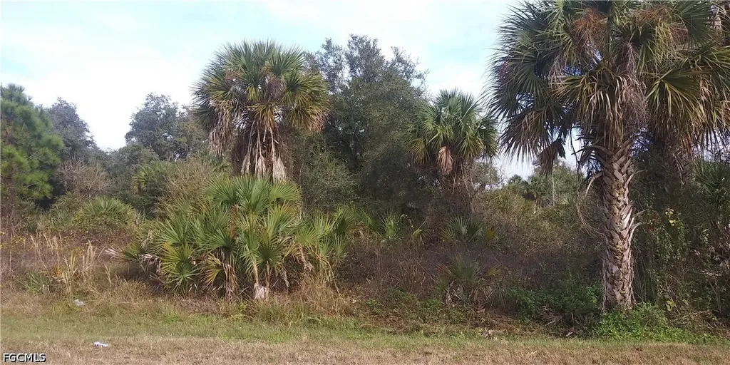 30 Avenue SE Naples FL 34117