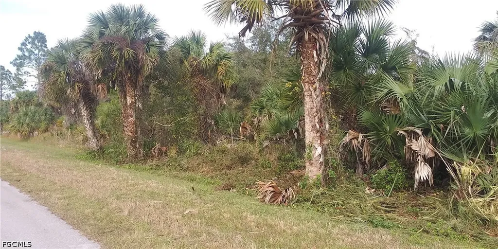 30 Avenue SE Naples FL 34117