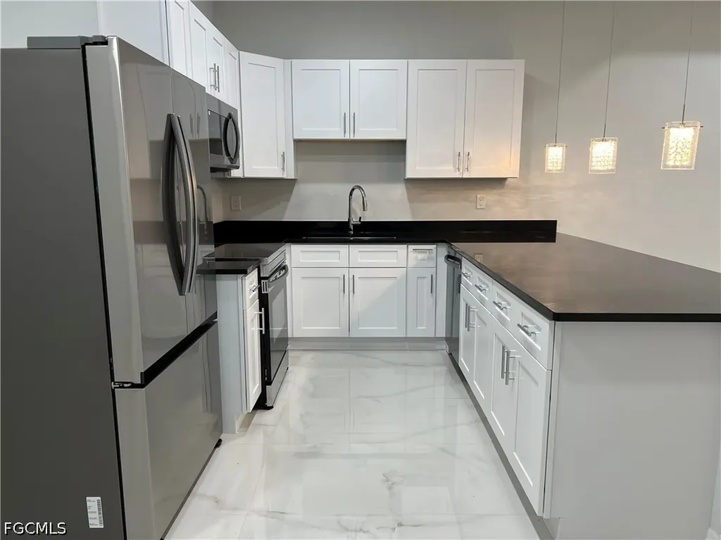 2641/2643 Sunniland Boulevard Lehigh Acres FL 33971
