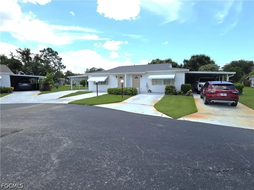1 Dutch Iris Lane Lehigh Acres FL 33936