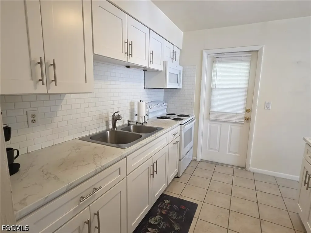 1 Dutch Iris Lane Lehigh Acres FL 33936