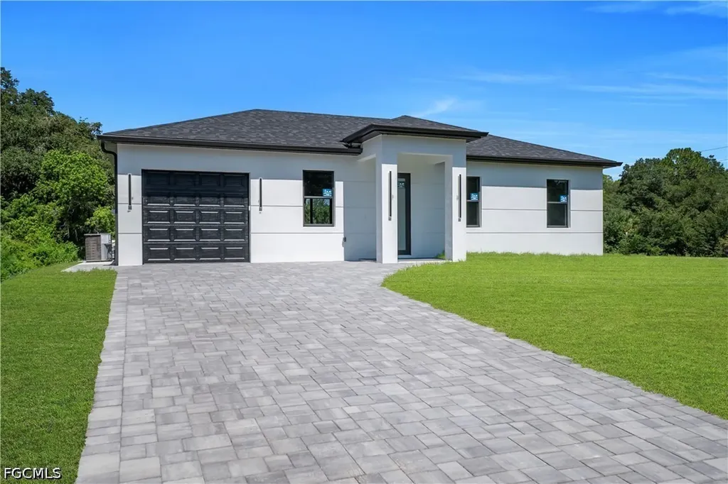 1923 Johns Avenue Lehigh Acres FL 33972