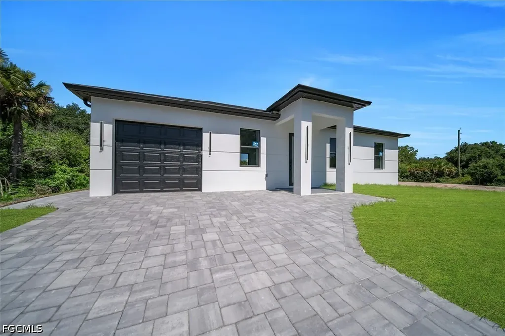 1923 Johns Avenue Lehigh Acres FL 33972