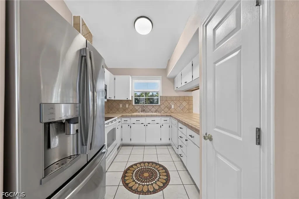 920 SW 28th Terrace Cape Coral FL 33914