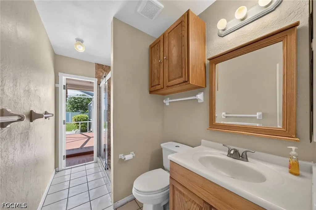920 SW 28th Terrace Cape Coral FL 33914