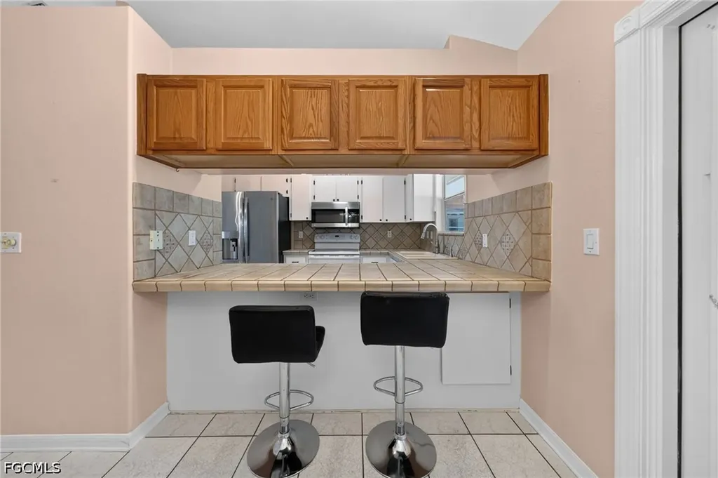 920 SW 28th Terrace Cape Coral FL 33914