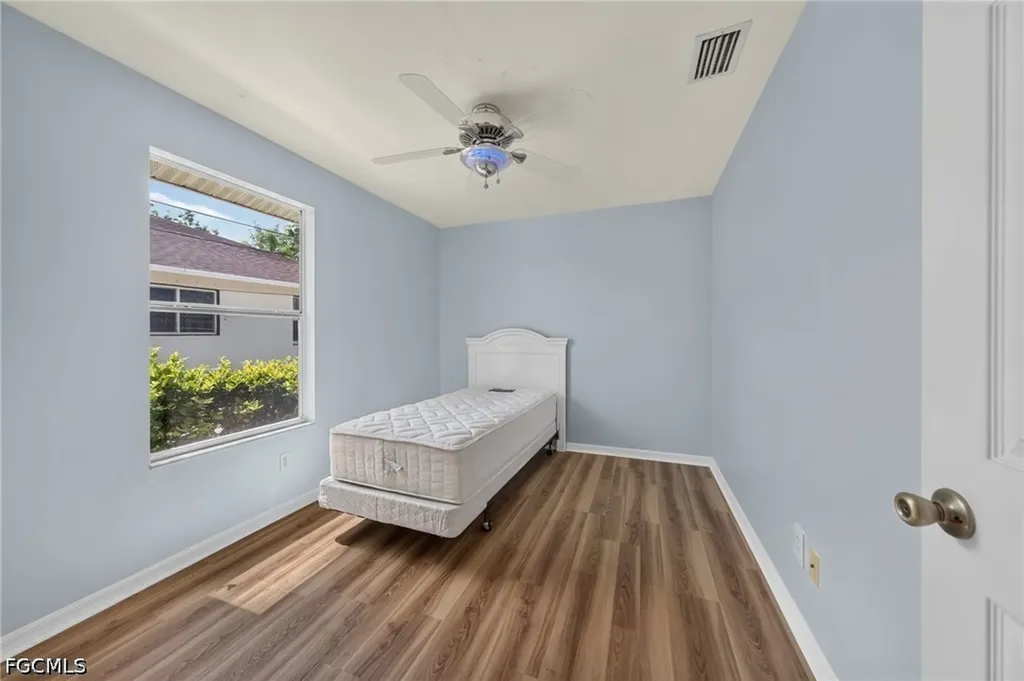 920 SW 28th Terrace Cape Coral FL 33914