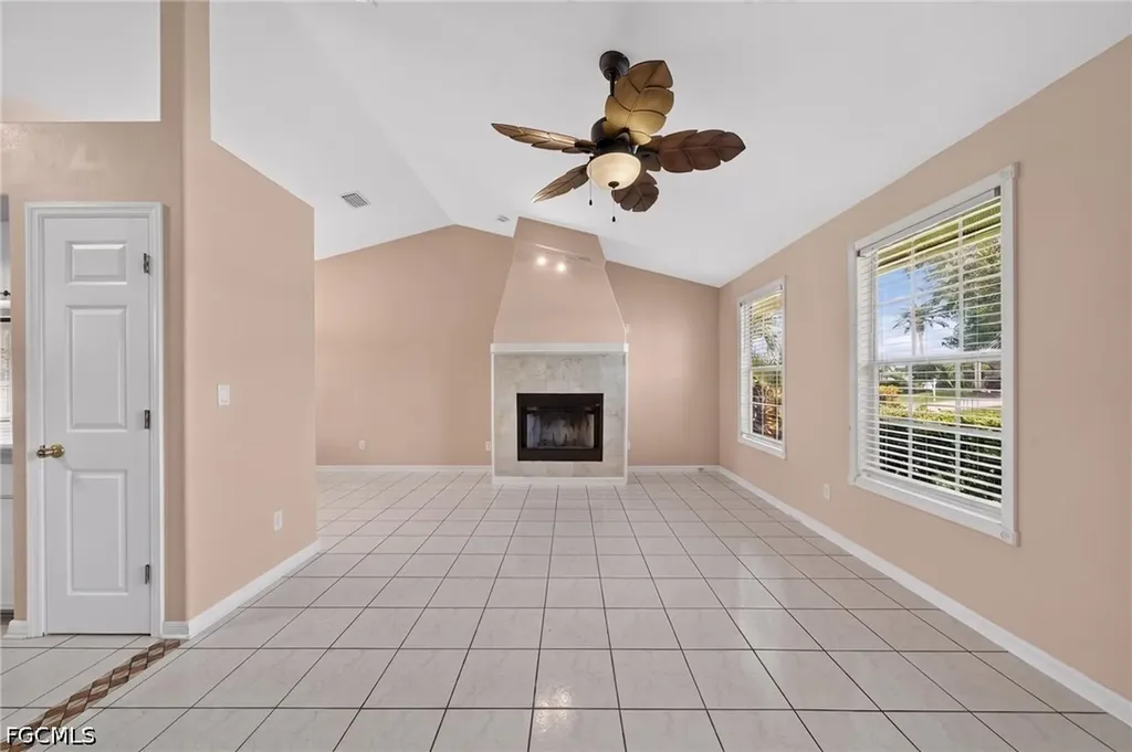 920 SW 28th Terrace Cape Coral FL 33914