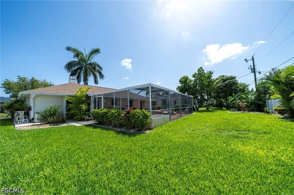 920 SW 28th Terrace Cape Coral FL 33914