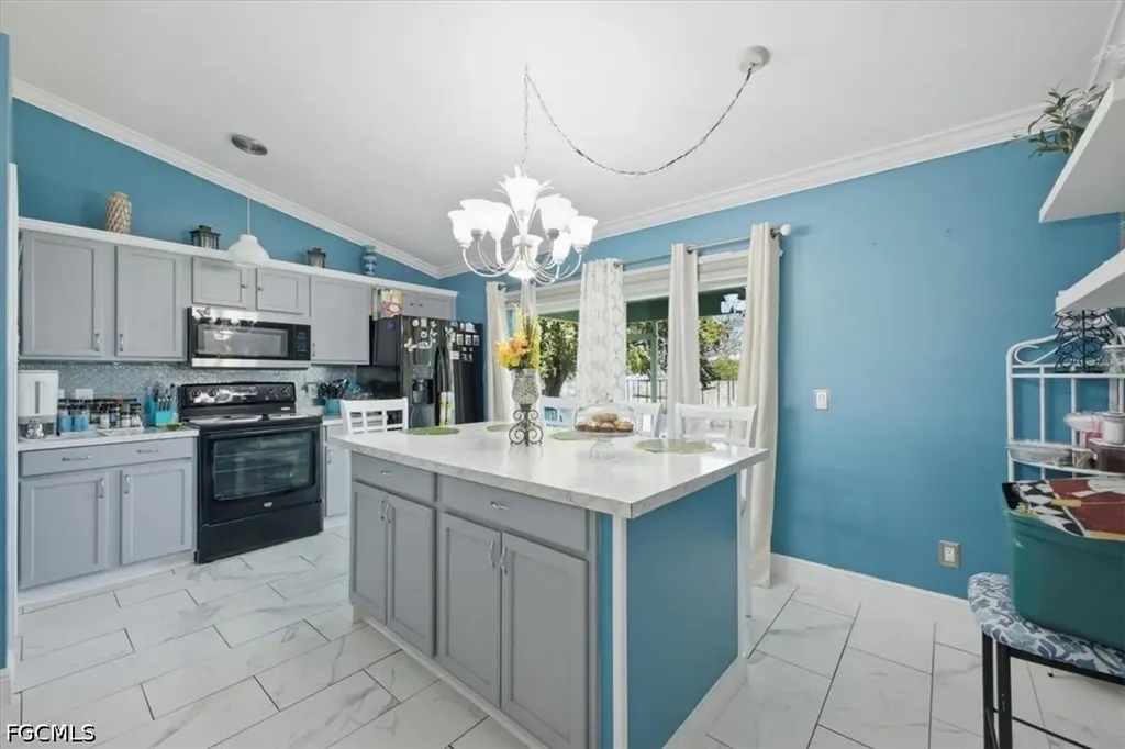 1902 NW 2nd Place Cape Coral FL 33993