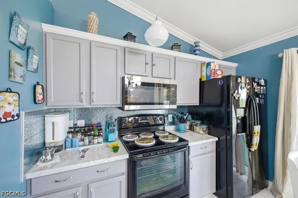 1902 NW 2nd Place Cape Coral FL 33993