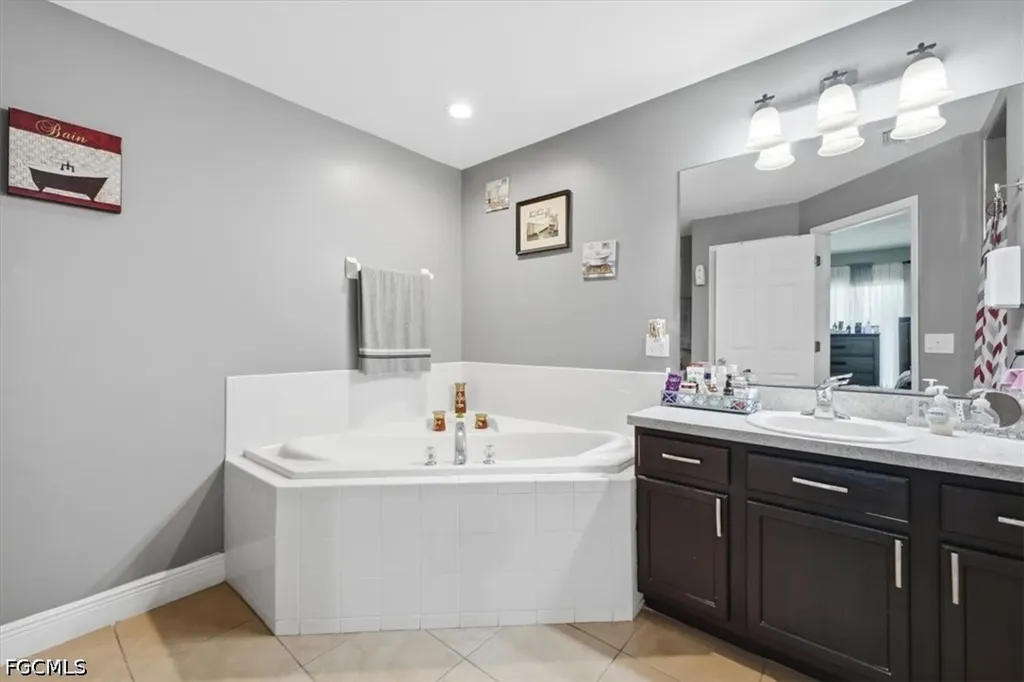 1902 NW 2nd Place Cape Coral FL 33993