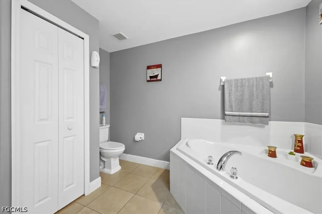 1902 NW 2nd Place Cape Coral FL 33993