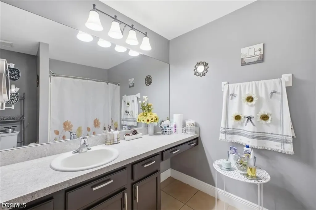 1902 NW 2nd Place Cape Coral FL 33993